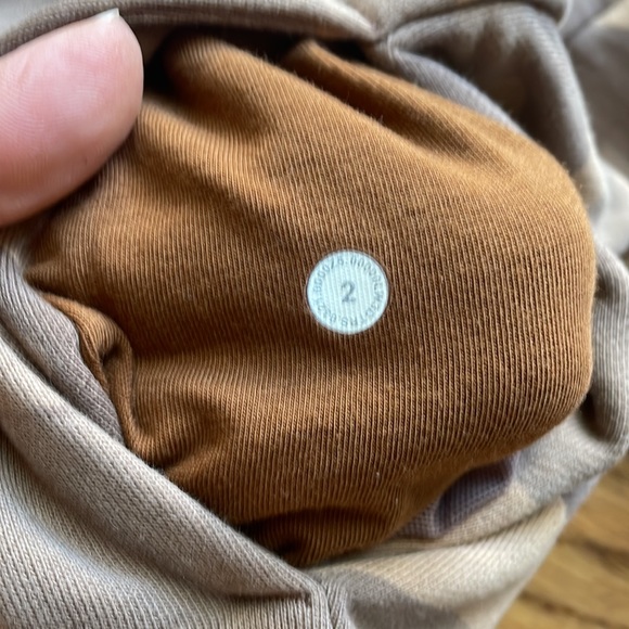 Lululemon Scuba Crew Pullover - Picture 7 of 7